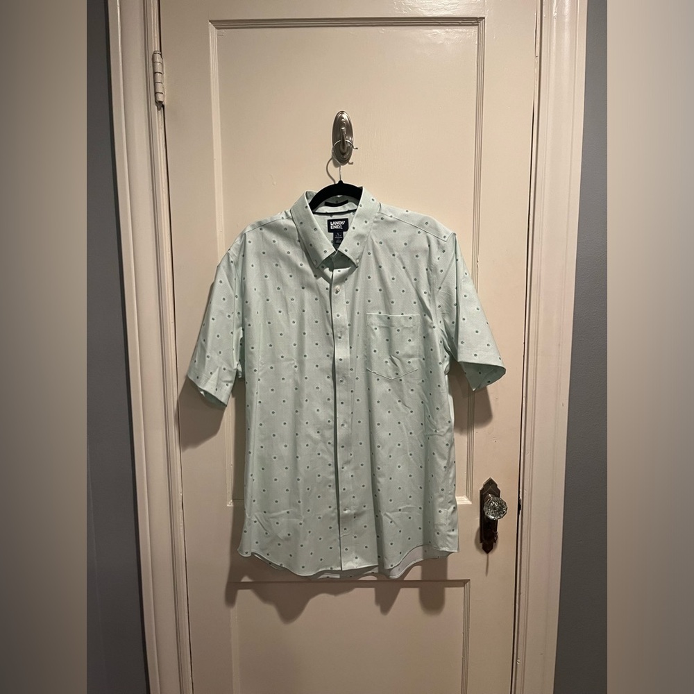 Lands End men’s short sleeved button down